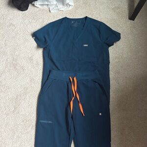 Figs Deep Reef Scrub Set